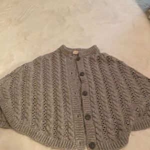 I’m selling a gray sweater